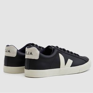VEJA black leather sneaker